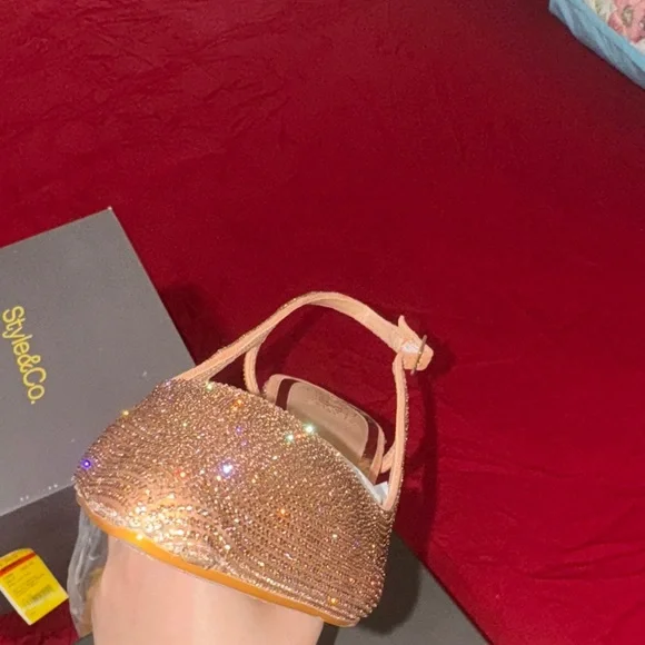 Vince Camuto Glittering Gold Slingback Heels - Picture 14 of 17